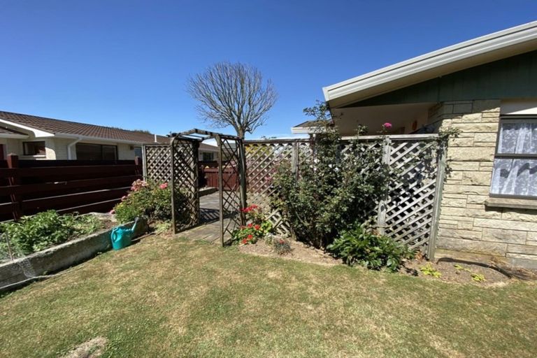 Photo of property in 16 Matai Place, Hawera, 4610