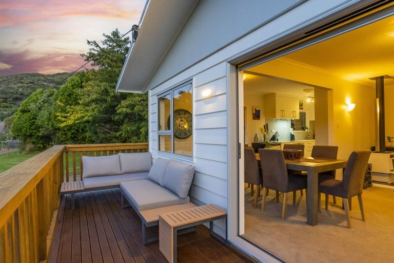 Photo of property in 306 South Makara Road, Makara, Karori, 6972