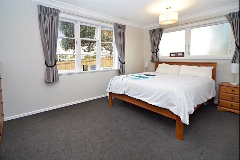 Photo of property in 25 Miro Road, Mangere Bridge, Auckland, 2022