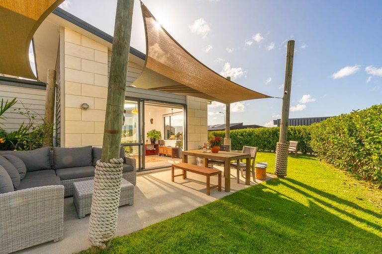 Photo of property in 18 Takahe Drive, Paraparaumu Beach, Paraparaumu, 5032