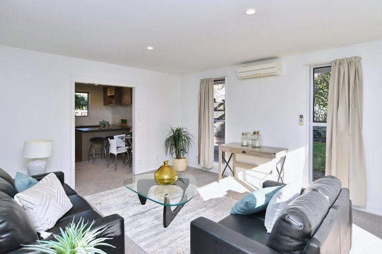 Photo of property in 2/21 Wyatt Place, Russley, Christchurch, 8042