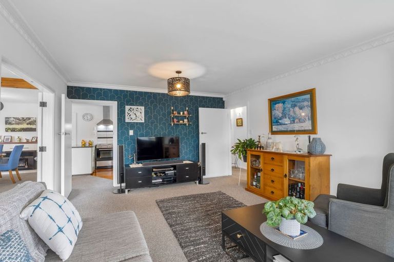 Photo of property in 42 Waratah Street, Avondale, Christchurch, 8061