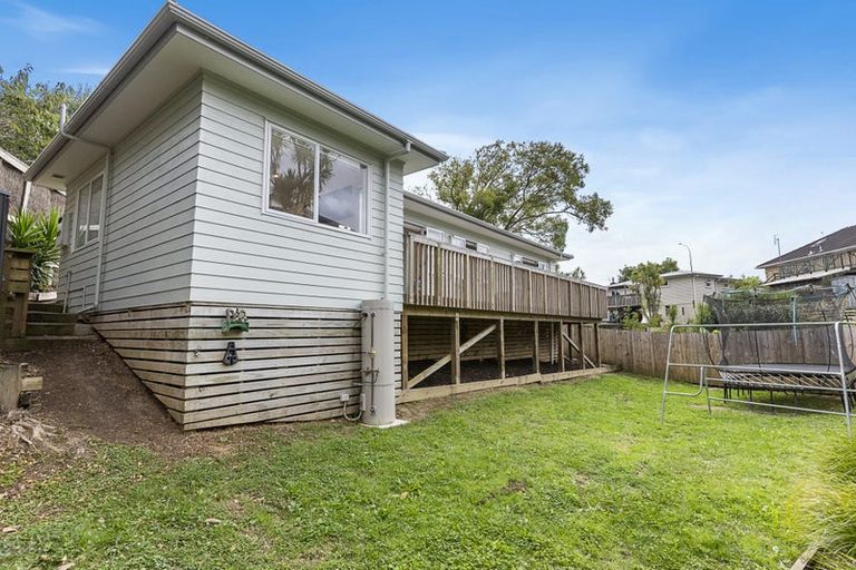 Photo of property in 2/58 Botany Road, Botany Downs, Auckland, 2010