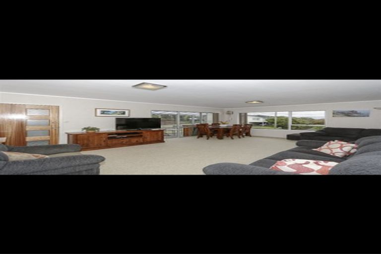 Photo of property in 1/20 Merchant Avenue, Te Atatu South, Auckland, 0610