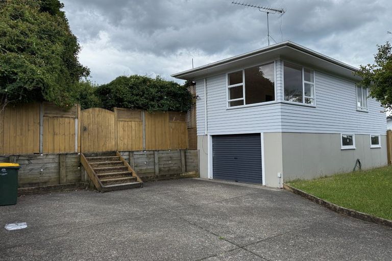 Photo of property in 4 La Trobe Street, Pakuranga Heights, Auckland, 2010