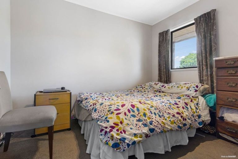 Photo of property in 75 Fruitvale Road, New Lynn, Auckland, 0600