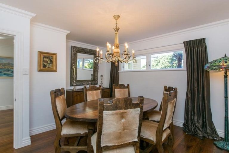 Photo of property in 379 Karaka Bay Road, Karaka Bays, Wellington, 6022