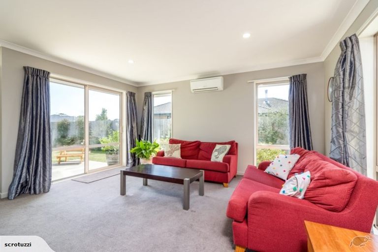 Photo of property in 16 Marlowe Place, Rolleston, 7614