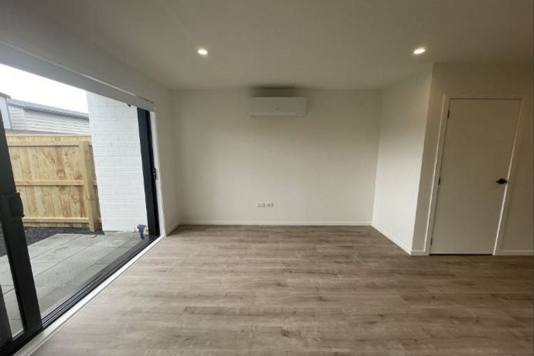 Photo of property in 9/12 Tawa Road, Te Atatu Peninsula, Auckland, 0610