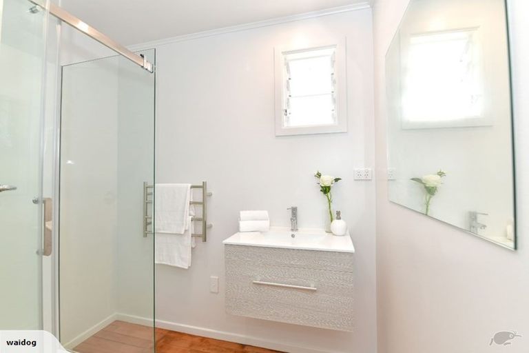 Photo of property in 25b Arrow Road, Forrest Hill, Auckland, 0620