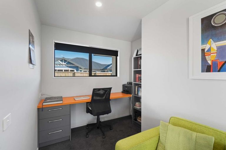 Photo of property in 33 Falcon Road, Rolleston, 7615