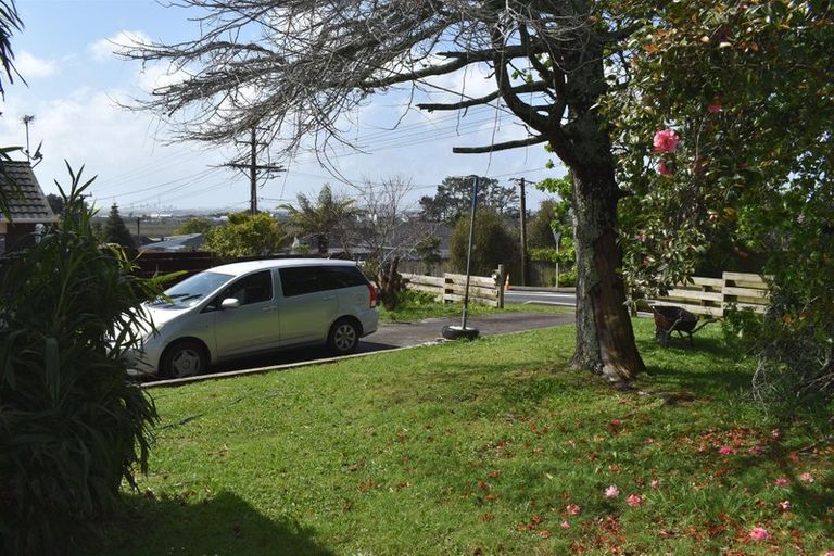 Photo of property in 84 Roberts Road, Te Atatu South, Auckland, 0610
