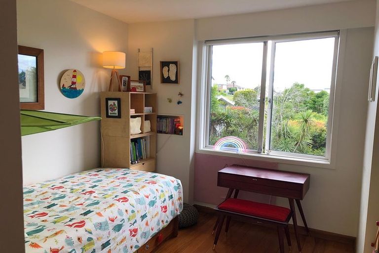 Photo of property in 9 City View Terrace, Birkenhead, Auckland, 0626