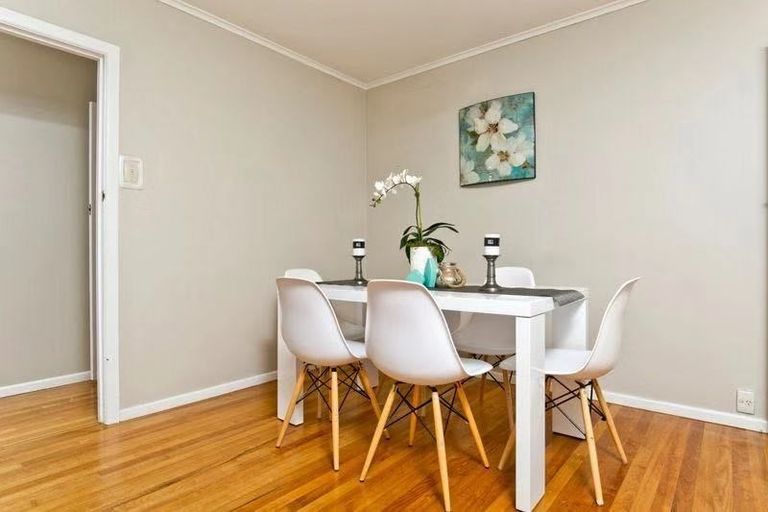 Photo of property in 40 Lyttelton Avenue, Forrest Hill, Auckland, 0620