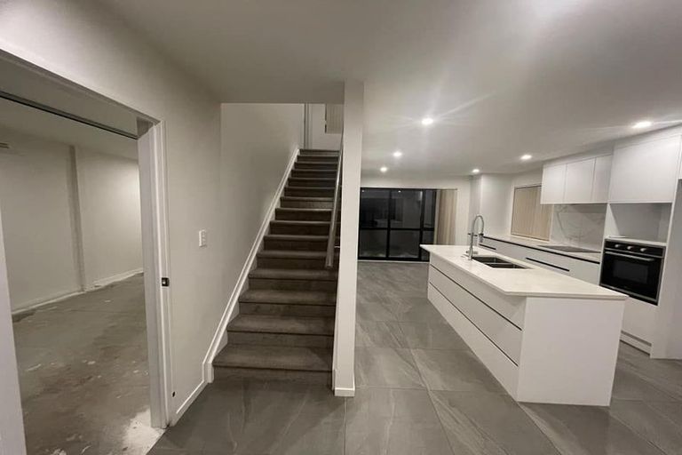 Photo of property in 74c Miller Road, Mangere Bridge, Auckland, 2022