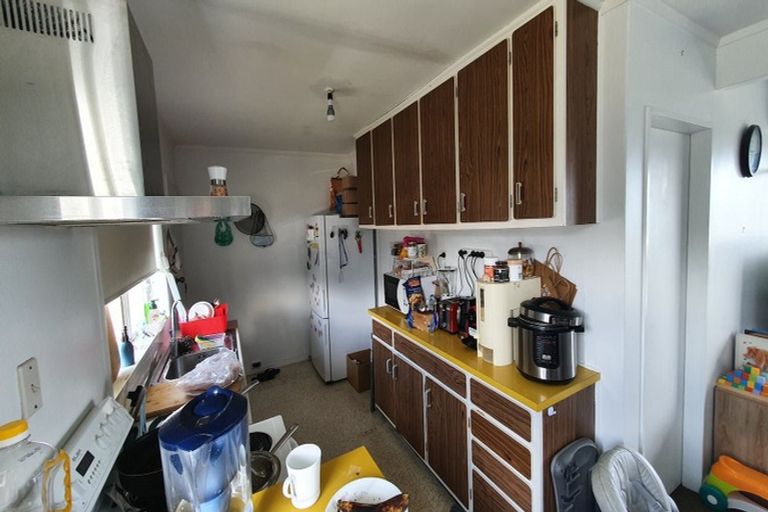 Photo of property in 10 Middlesex Place, Northland, Wellington, 6012