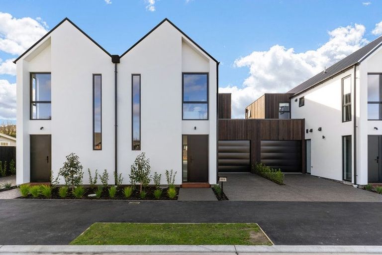 Photo of property in 3/27 Division Street, Riccarton, Christchurch, 8041