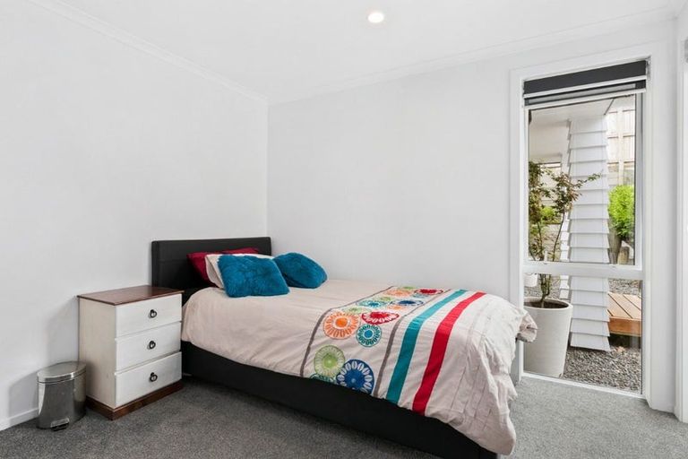 Photo of property in 22 Ballintoy Park Drive, Welcome Bay, Tauranga, 3175