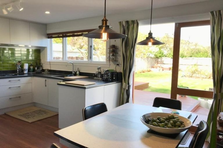 Photo of property in 80 Martin Avenue, Beckenham, Christchurch, 8023