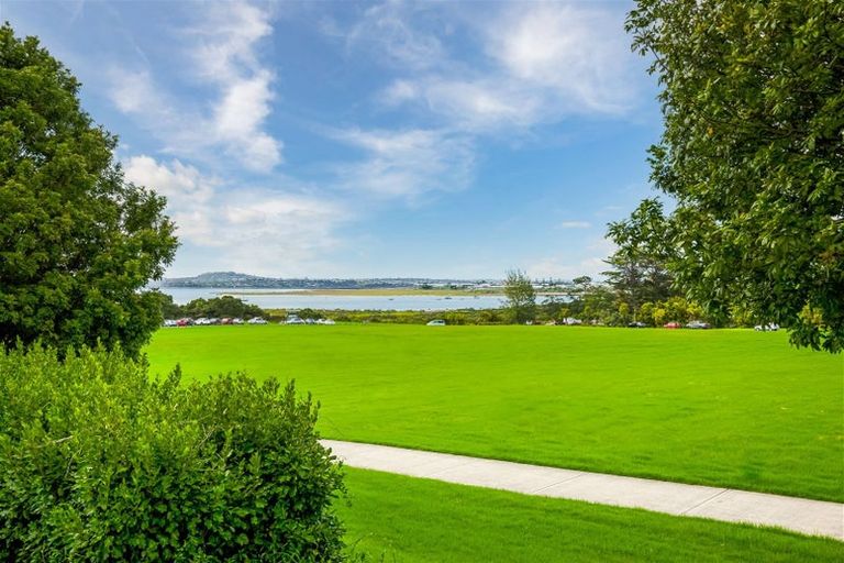 Photo of property in 477 Te Atatu Road, Te Atatu Peninsula, Auckland, 0610