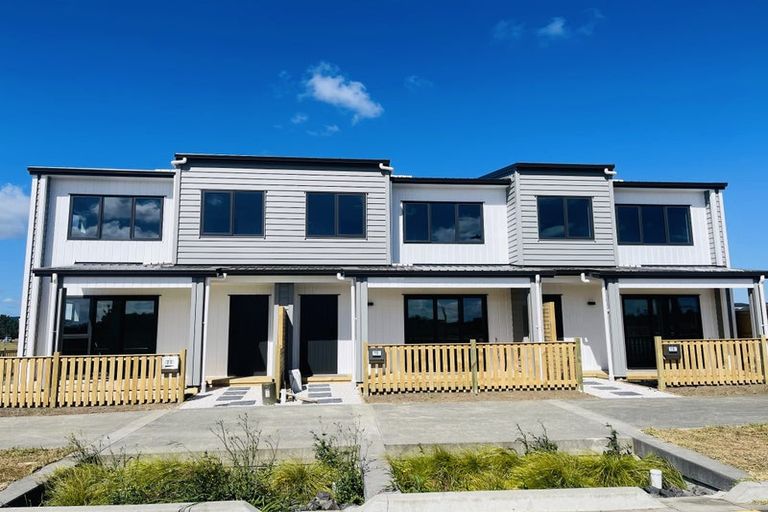 Photo of property in 20 Mene Way, Karaka, 2113