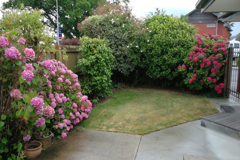 Photo of property in 285a Cranford Street, St Albans, Christchurch, 8052