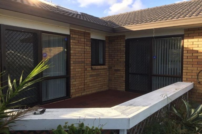 Photo of property in 16 Gala Place, Henderson, Auckland, 0612