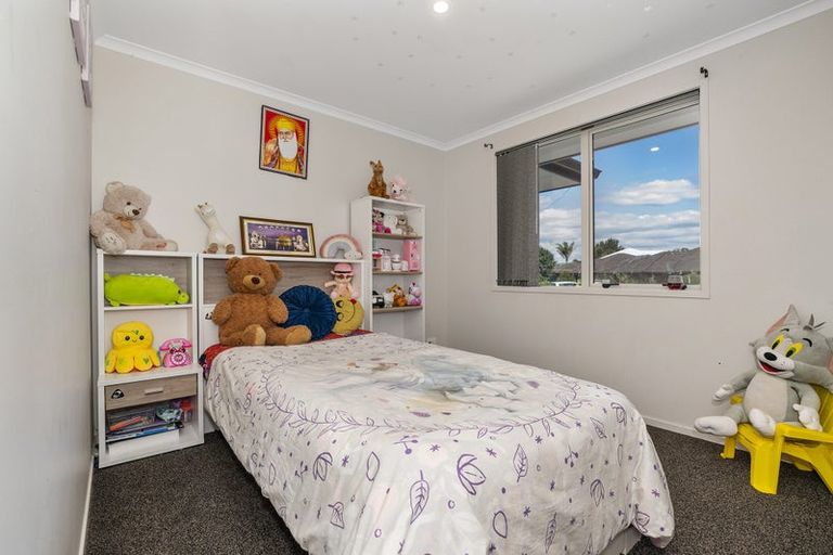 Photo of property in 27 Waterside Drive, Pyes Pa, Tauranga, 3112