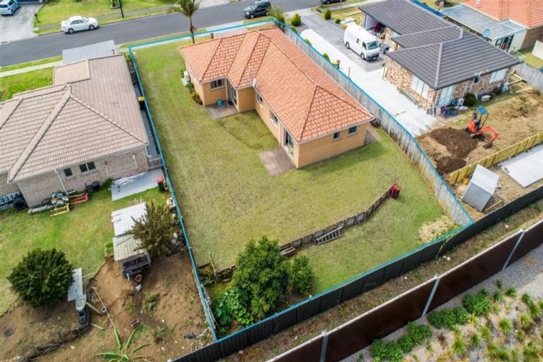 Photo of property in 33 Morewa Place, Takanini, 2112