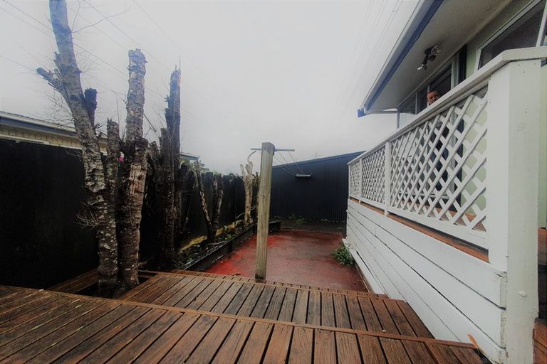 Photo of property in 1/34 Reynella Drive, Massey, Auckland, 0614