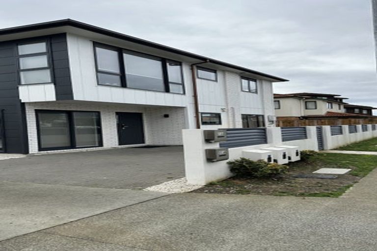 Photo of property in 216a Bucklands Road, Bucklands Beach, Auckland, 2012