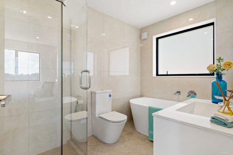 Photo of property in 13 Pacific Heights Road, Orewa, 0931