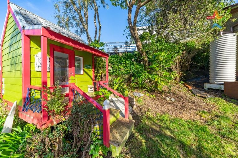 Photo of property in 34 Singers Road, Korokoro, Lower Hutt, 5012