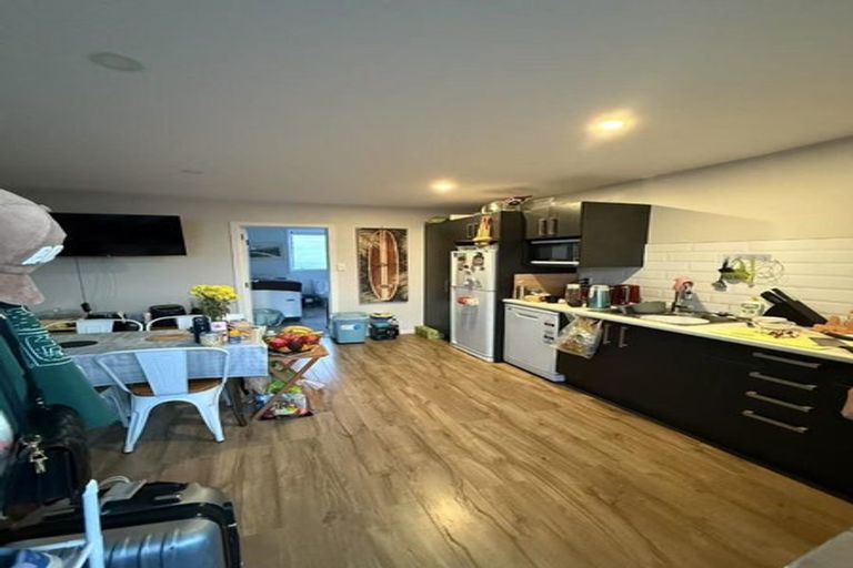 Photo of property in 2/4 Sydney Street, Hauraki, Auckland, 0622