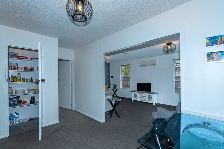 Photo of property in 16b Broadfell Avenue, Avonhead, Christchurch, 8042