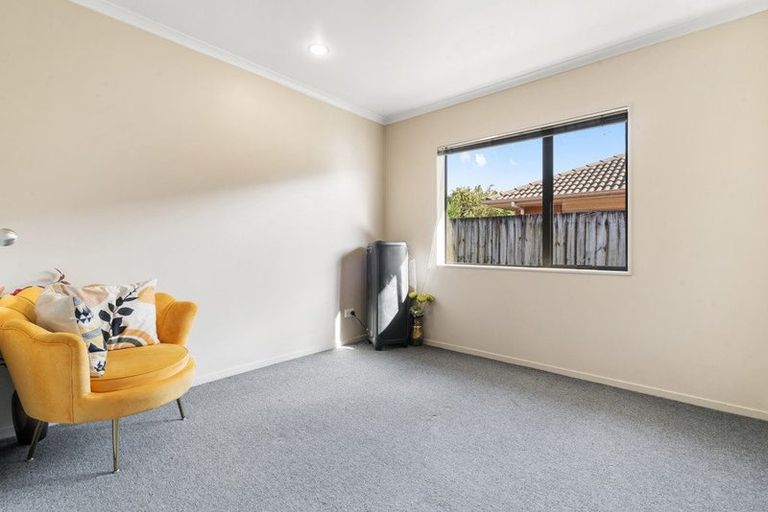 Photo of property in 8 Maadi Place, Papakura, 2110