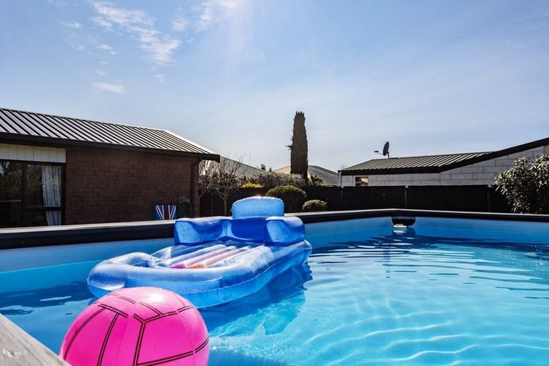 Photo of property in 26 Melford Close, Rangiora, 7400