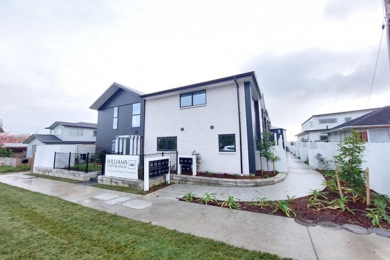 Photo of property in 1/87 Taikata Road, Te Atatu Peninsula, Auckland, 0610