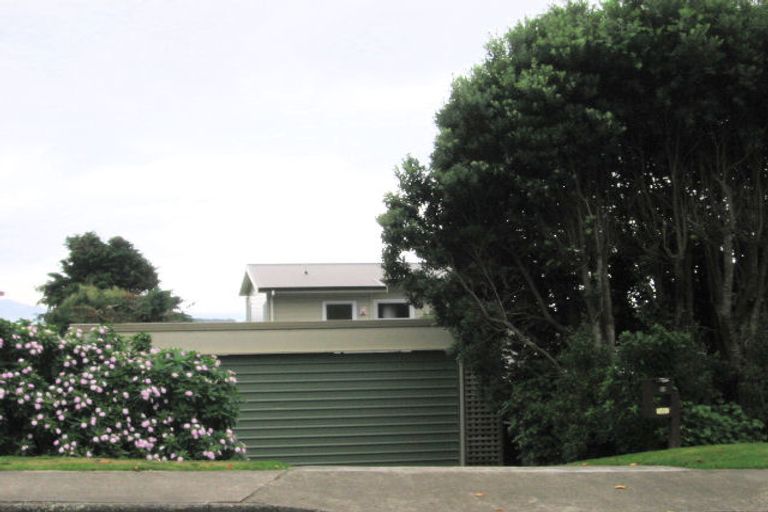 Photo of property in 24 Kotare Street, Waikanae, 5036