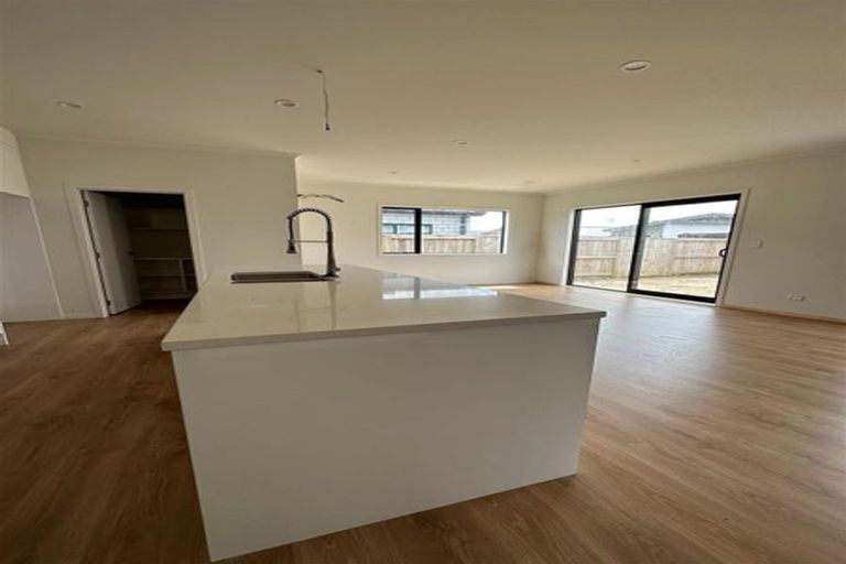 Photo of property in 24 Ogilvie Avenue, Chartwell, 3210