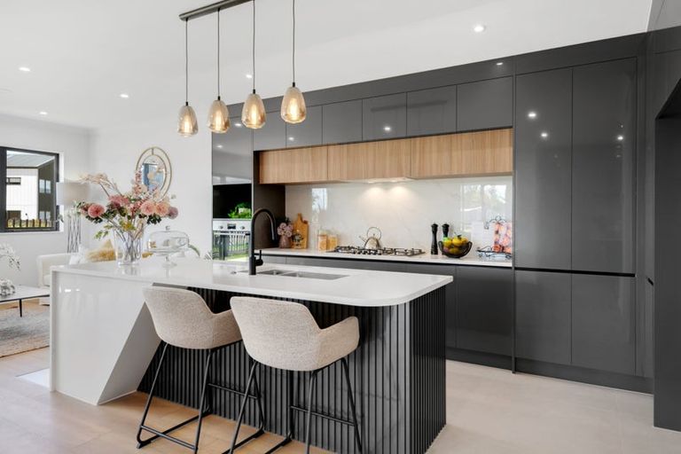 Photo of property in 14 Parkmore Drive, Rosehill, 2113