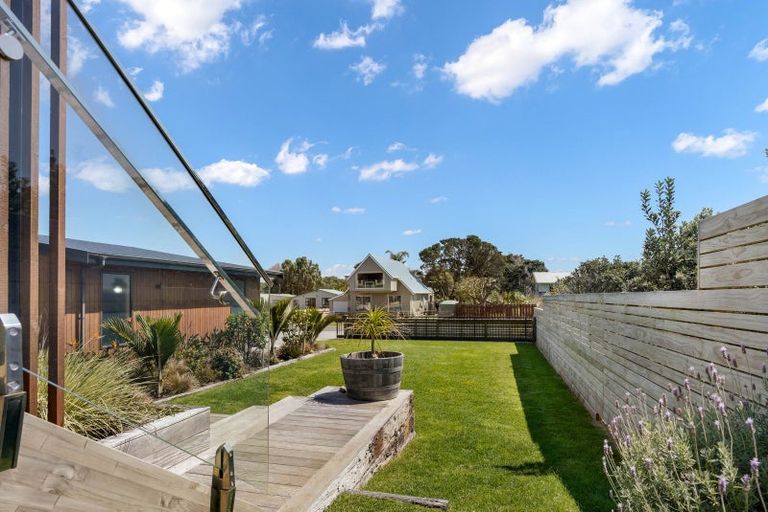 Photo of property in 37 Simon Urlich Road, Karikari Peninsula, 0483