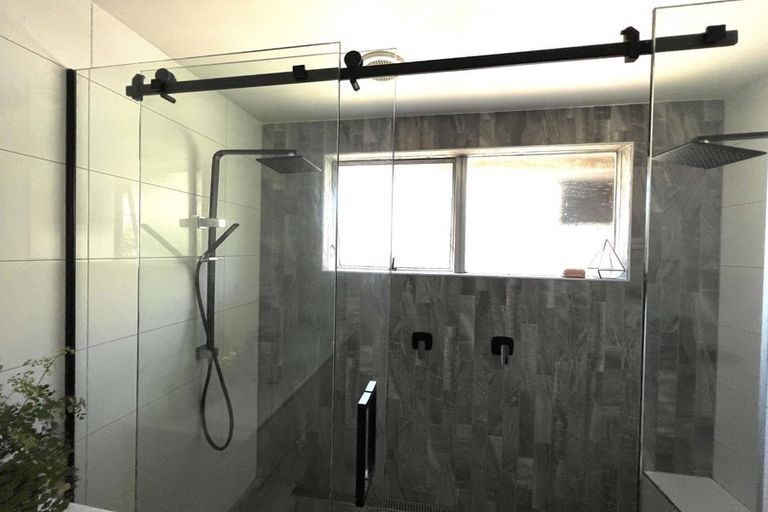 Photo of property in 2/59 Hatton Road, Orewa, 0931