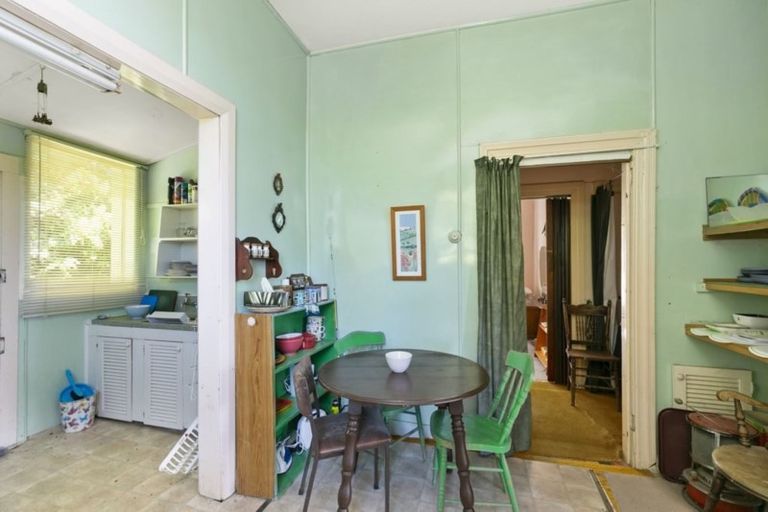 Photo of property in 455 Karaka Bay Road, Karaka Bays, Wellington, 6022