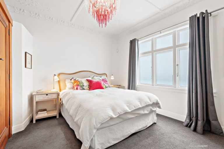 Photo of property in 27 The Parade, Island Bay, Wellington, 6023