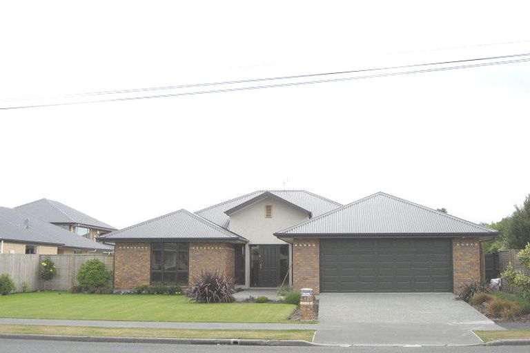Photo of property in 57 Inwoods Road, Parklands, Christchurch, 8083