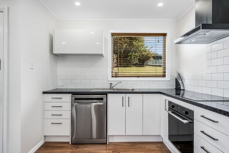 Photo of property in 77 Champion Street, Cannons Creek, Porirua, 5024