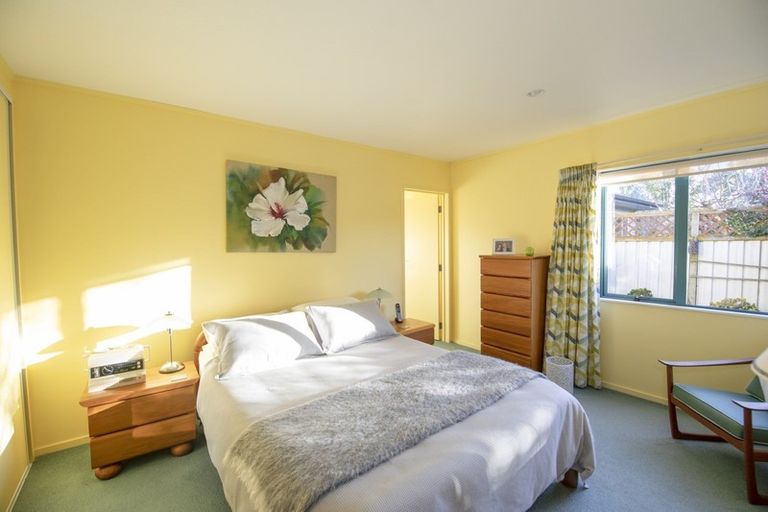 Photo of property in 2a Cambridge Terrace, Taradale, Napier, 4112