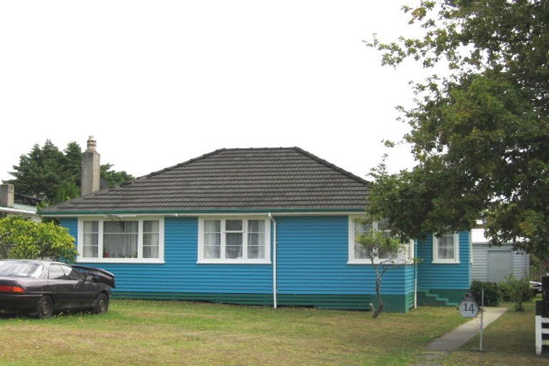 Photo of property in 14 Lancaster Road, Beach Haven, Auckland, 0626