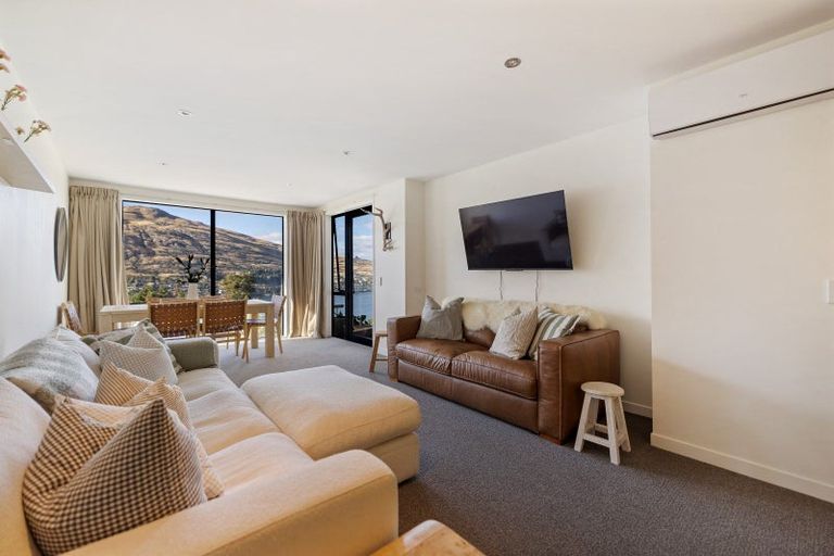 Photo of property in 18 Goldrush Way, Queenstown, 9300